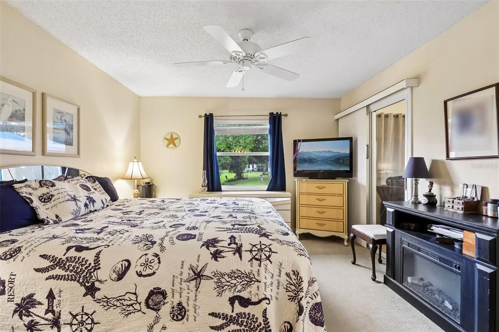 For Sale: $234,900 (2 beds, 2 baths, 1325 Square Feet)