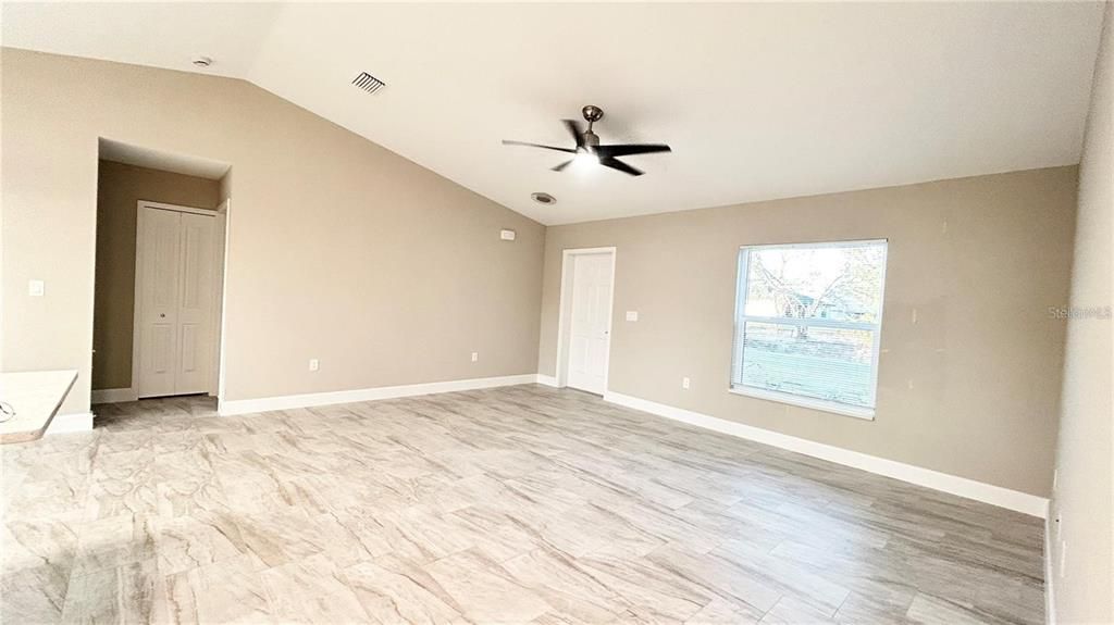 For Rent: $2,000 (3 beds, 2 baths, 1634 Square Feet)
