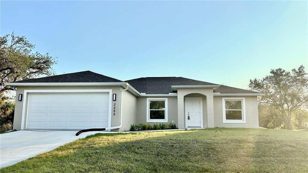 For Rent: $2,000 (3 beds, 2 baths, 1634 Square Feet)