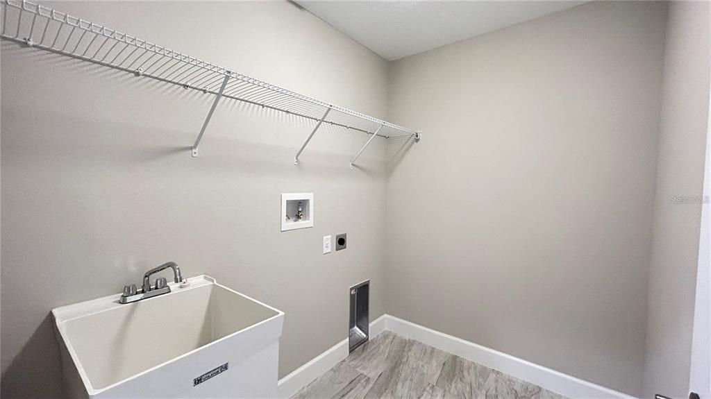 For Rent: $2,000 (3 beds, 2 baths, 1634 Square Feet)