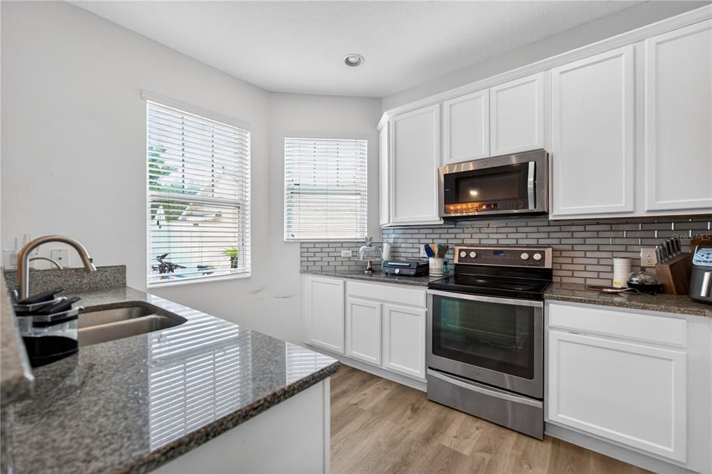 For Sale: $429,900 (4 beds, 3 baths, 1842 Square Feet)