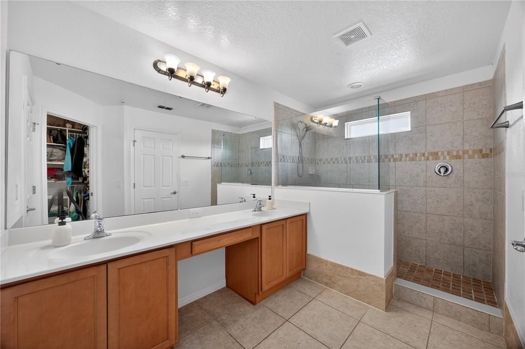 For Sale: $429,900 (4 beds, 3 baths, 1842 Square Feet)