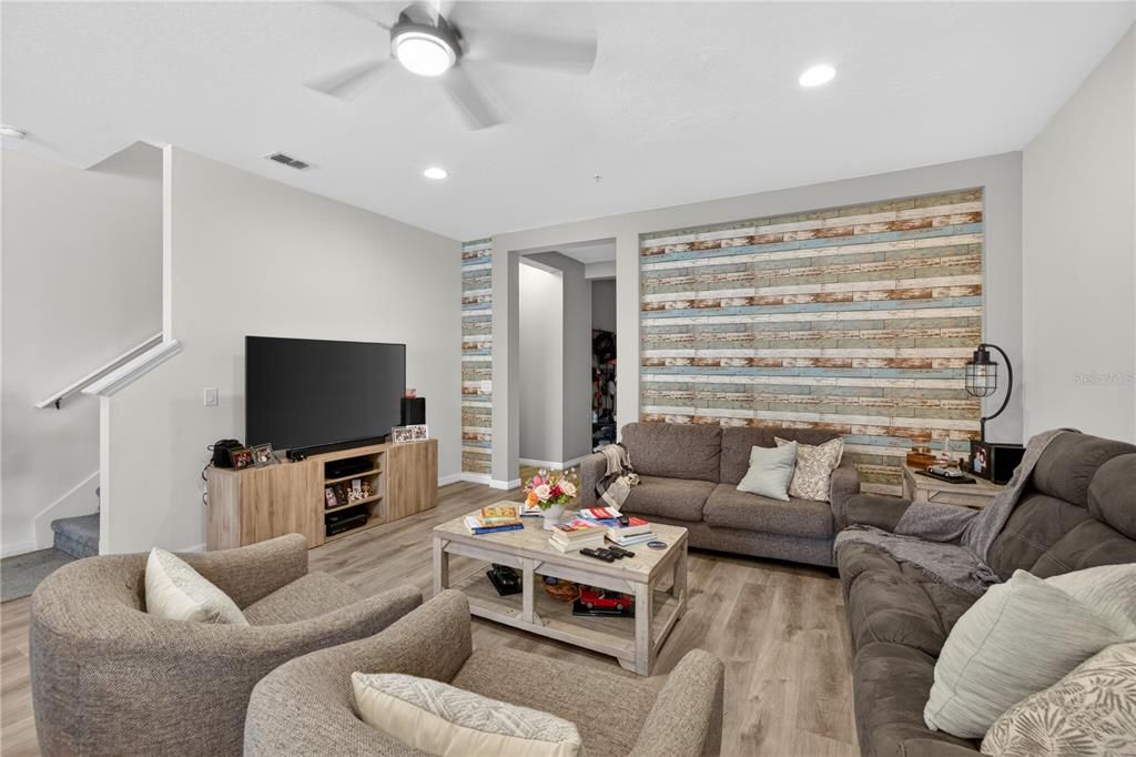 For Sale: $429,900 (4 beds, 3 baths, 1842 Square Feet)