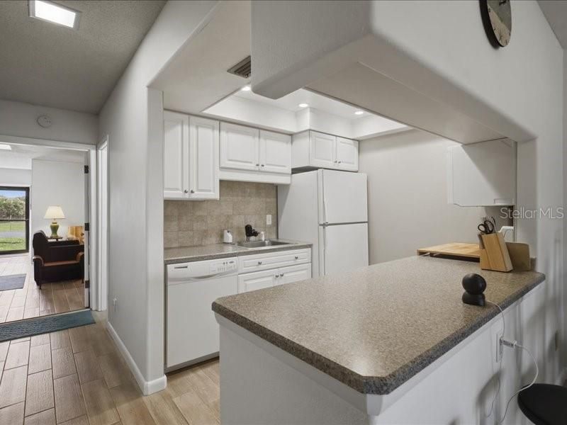 For Sale: $227,000 (3 beds, 2 baths, 1424 Square Feet)