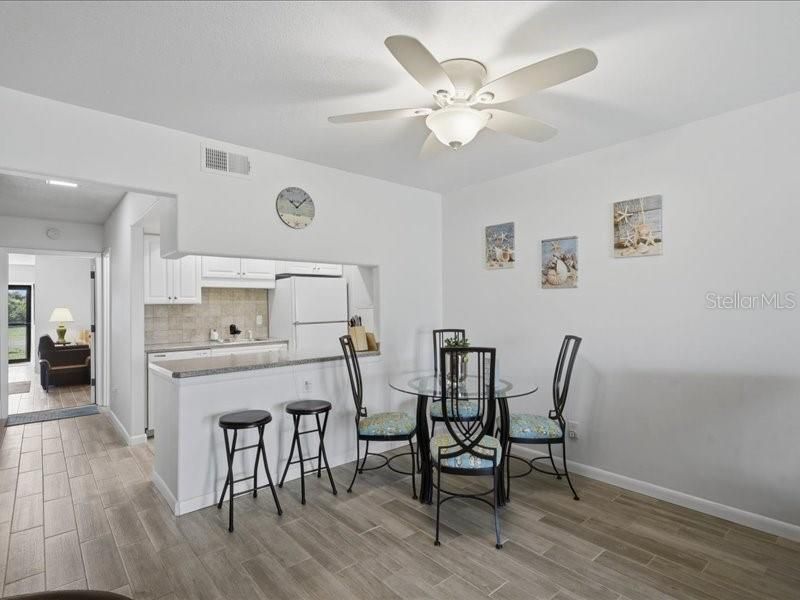 For Sale: $227,000 (3 beds, 2 baths, 1424 Square Feet)