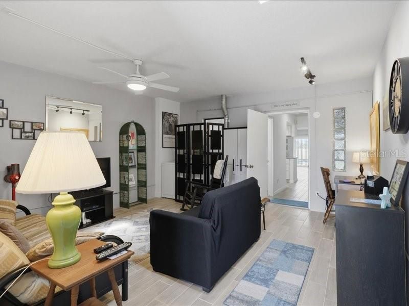 For Sale: $227,000 (3 beds, 2 baths, 1424 Square Feet)