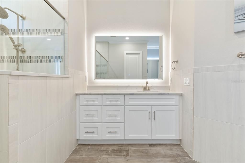 For Sale: $720,000 (5 beds, 3 baths, 2527 Square Feet)