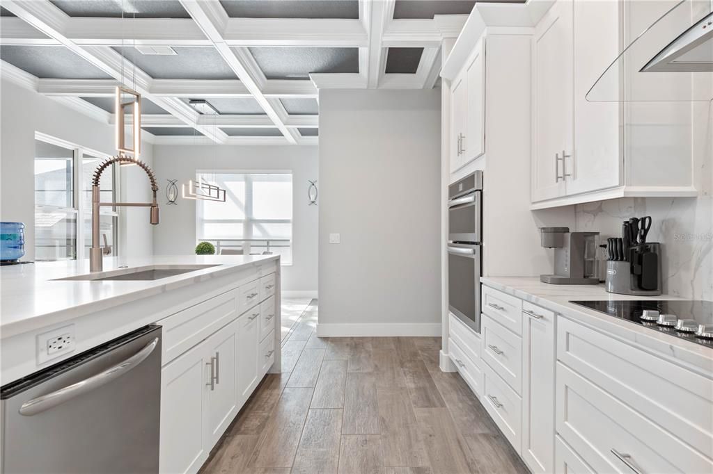 For Sale: $720,000 (5 beds, 3 baths, 2527 Square Feet)
