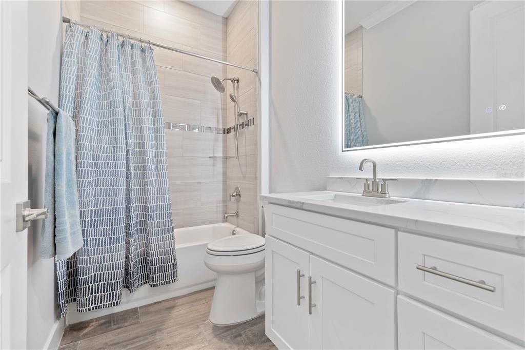 For Sale: $720,000 (5 beds, 3 baths, 2527 Square Feet)
