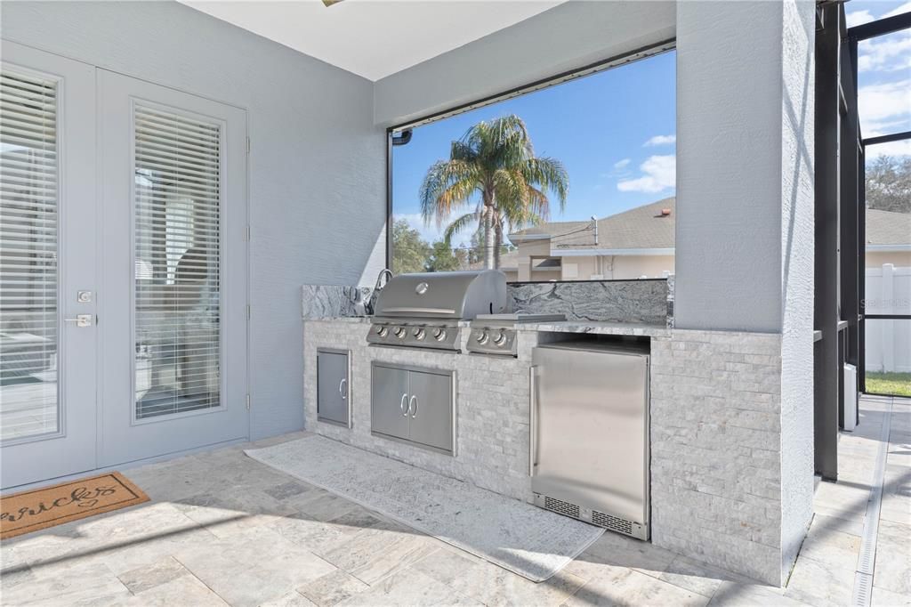 For Sale: $720,000 (5 beds, 3 baths, 2527 Square Feet)