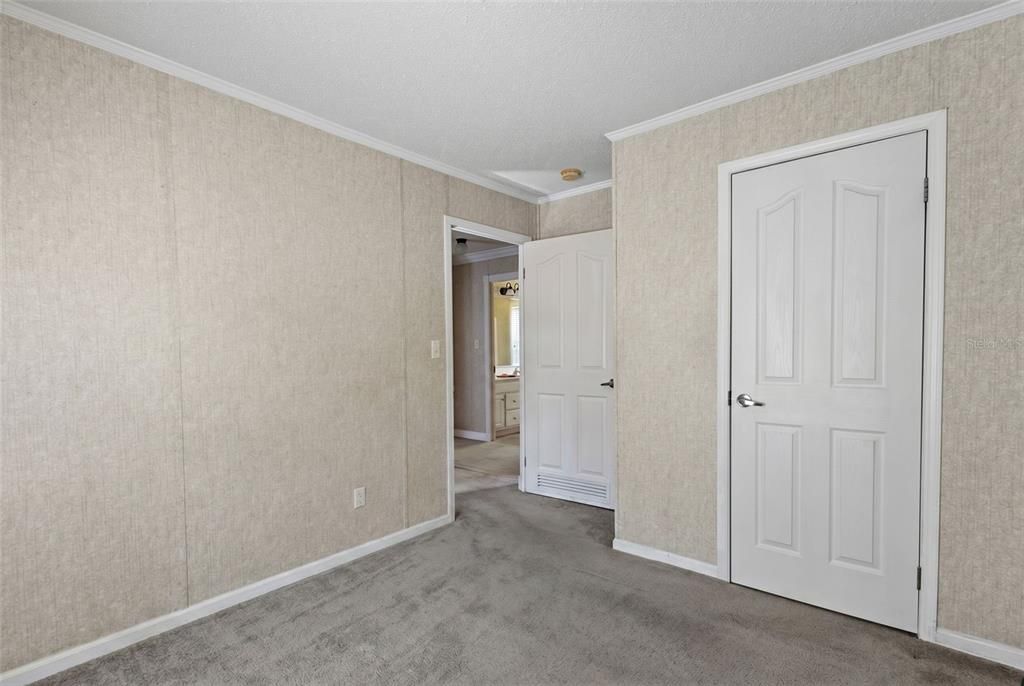 For Sale: $228,933 (4 beds, 2 baths, 2097 Square Feet)