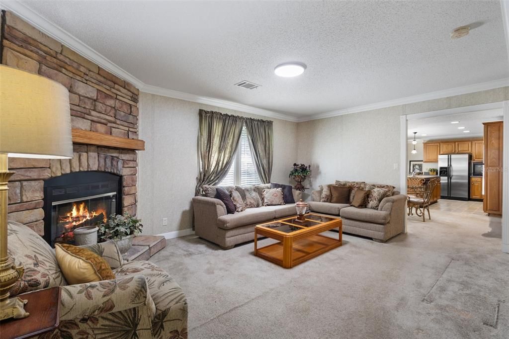 For Sale: $228,933 (4 beds, 2 baths, 2097 Square Feet)