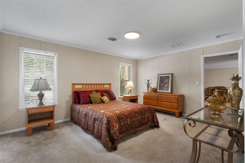 For Sale: $228,933 (4 beds, 2 baths, 2097 Square Feet)
