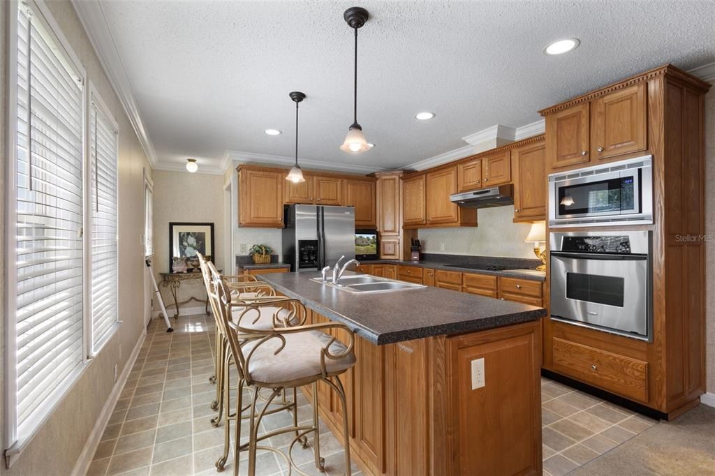 For Sale: $228,933 (4 beds, 2 baths, 2097 Square Feet)