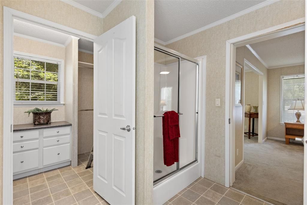 For Sale: $228,933 (4 beds, 2 baths, 2097 Square Feet)