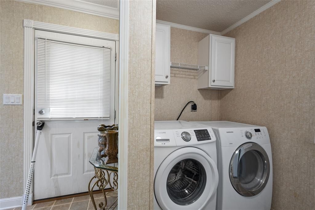 For Sale: $228,933 (4 beds, 2 baths, 2097 Square Feet)