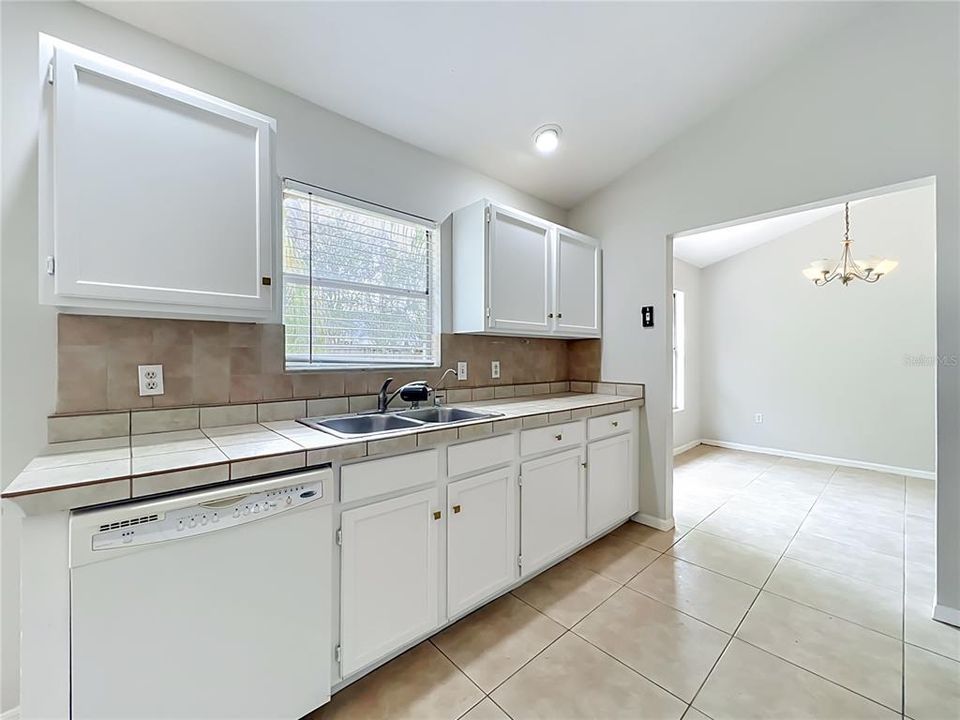 For Sale: $329,900 (3 beds, 2 baths, 1440 Square Feet)