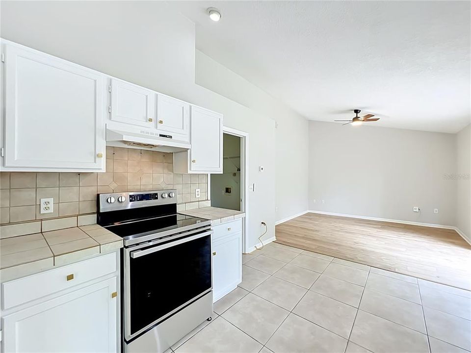 For Sale: $329,900 (3 beds, 2 baths, 1440 Square Feet)