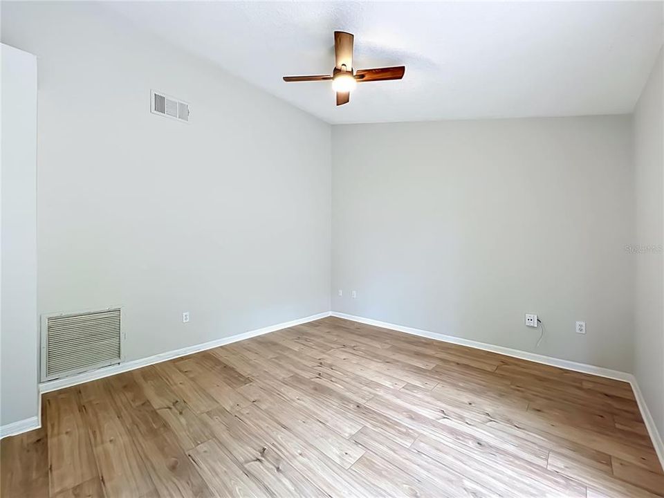 For Sale: $329,900 (3 beds, 2 baths, 1440 Square Feet)
