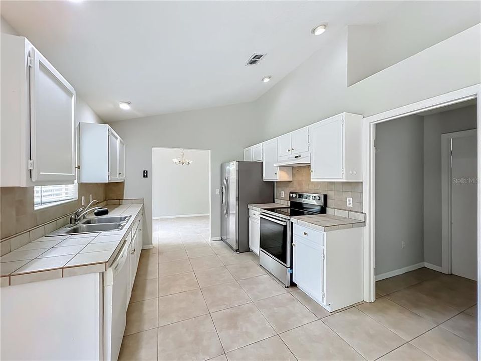 For Sale: $329,900 (3 beds, 2 baths, 1440 Square Feet)