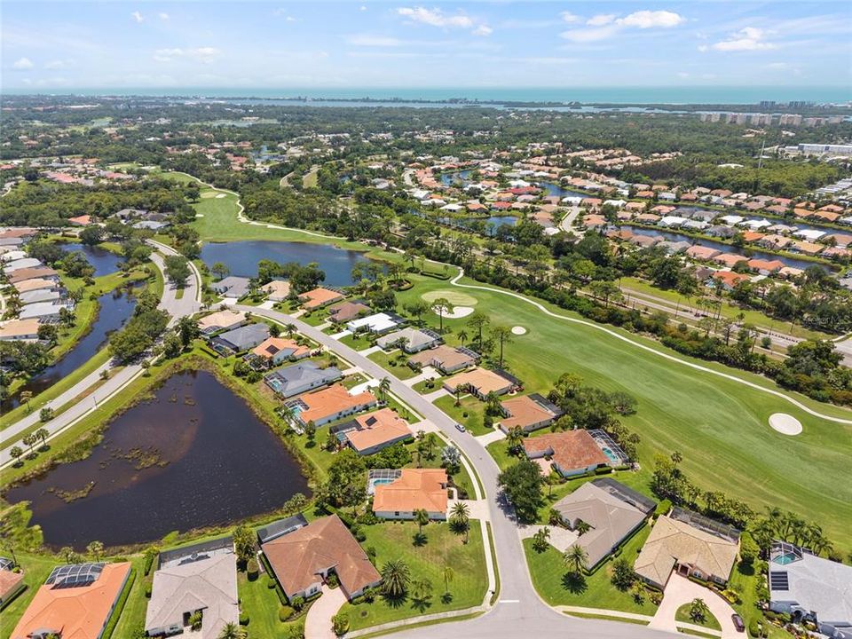 For Sale: $928,000 (4 beds, 3 baths, 2405 Square Feet)