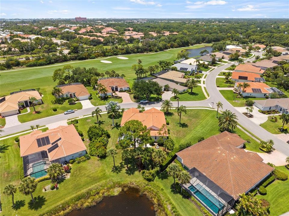 For Sale: $928,000 (4 beds, 3 baths, 2405 Square Feet)