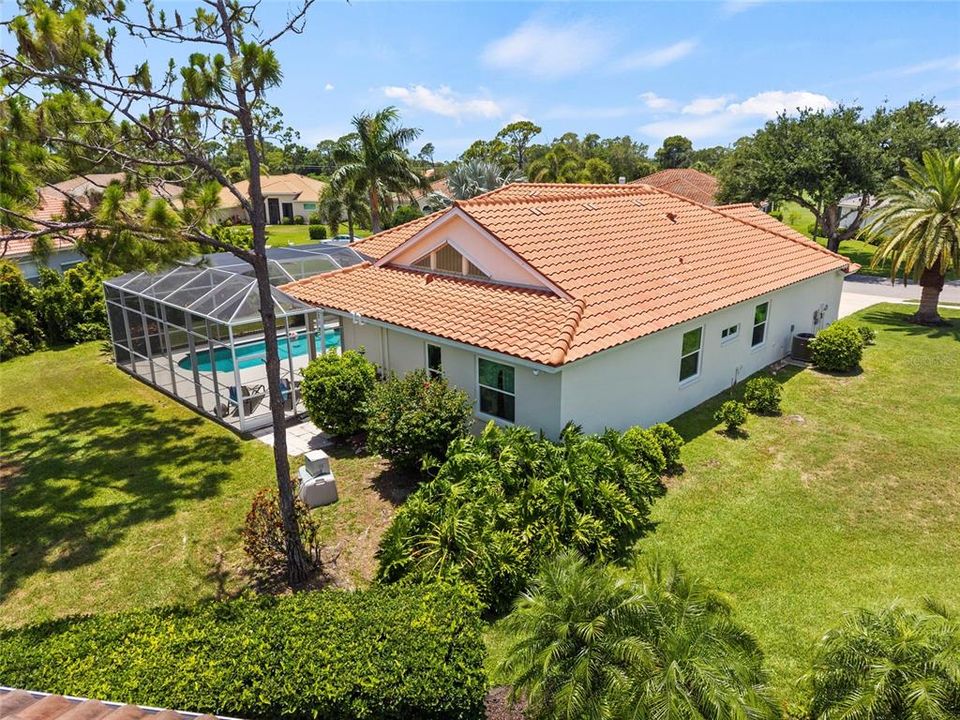 For Sale: $928,000 (4 beds, 3 baths, 2405 Square Feet)