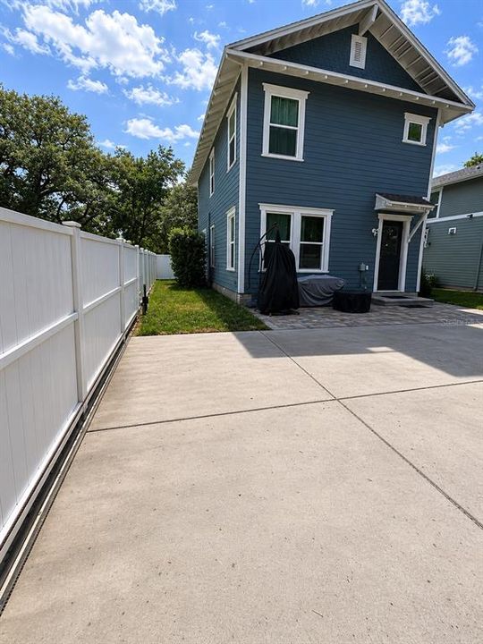 For Sale: $635,000 (3 beds, 2 baths, 1672 Square Feet)