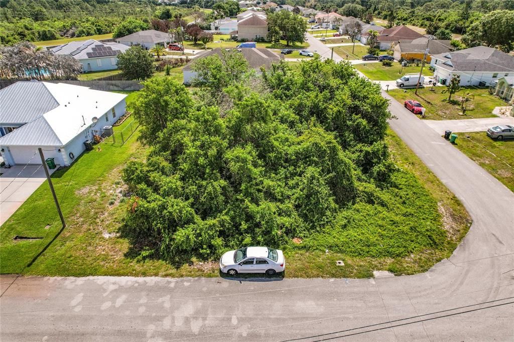 На продажу: $165,000 (0.27 acres)
