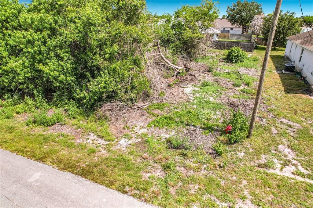На продажу: $165,000 (0.27 acres)
