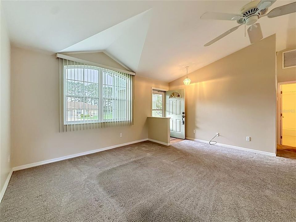 For Sale: $259,900 (2 beds, 2 baths, 1225 Square Feet)