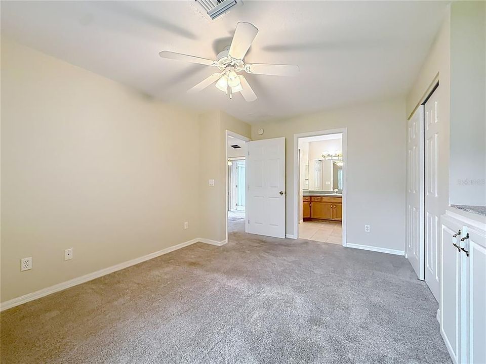 For Sale: $259,900 (2 beds, 2 baths, 1225 Square Feet)