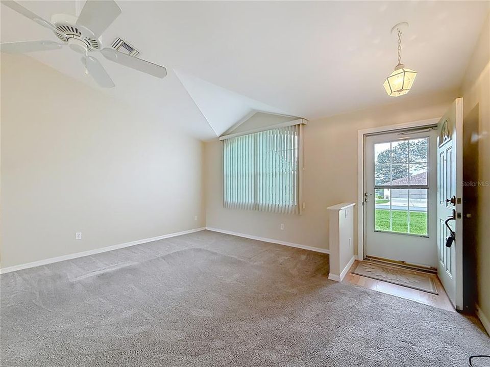 For Sale: $259,900 (2 beds, 2 baths, 1225 Square Feet)