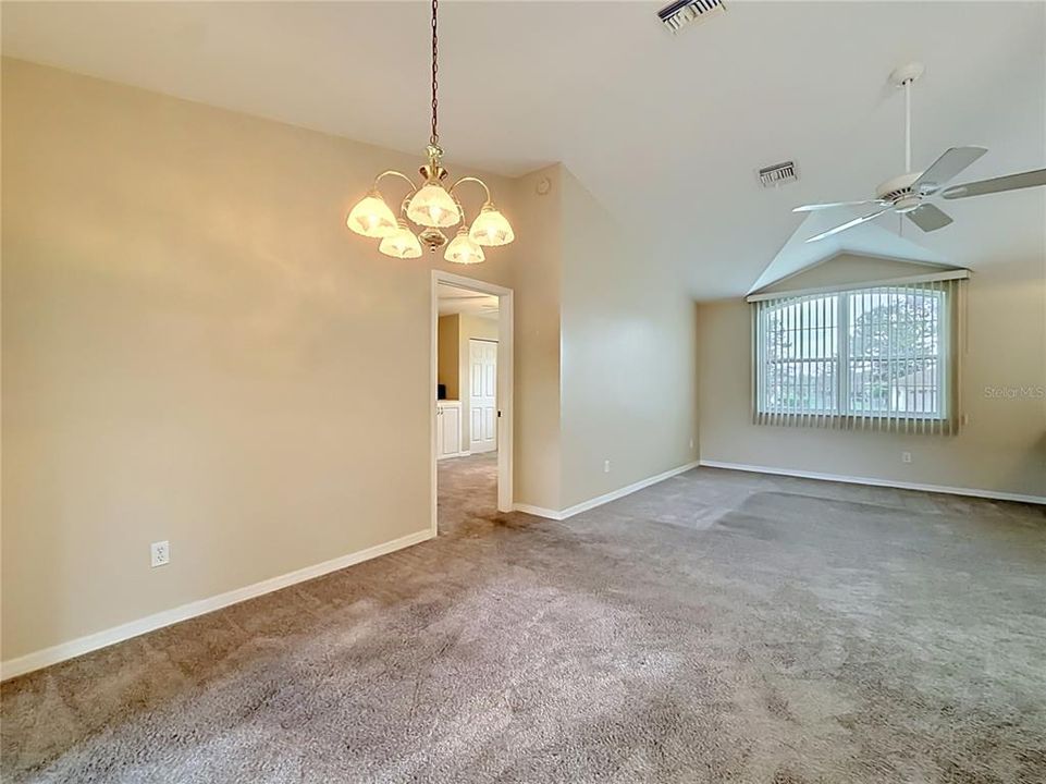 For Sale: $259,900 (2 beds, 2 baths, 1225 Square Feet)