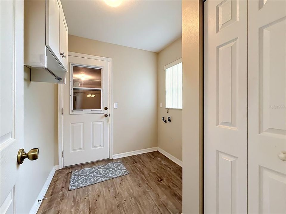For Sale: $259,900 (2 beds, 2 baths, 1225 Square Feet)