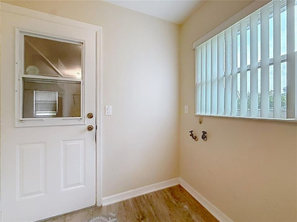 For Sale: $259,900 (2 beds, 2 baths, 1225 Square Feet)
