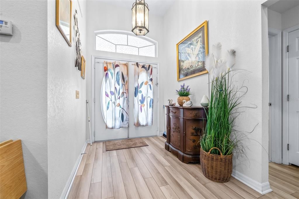 For Sale: $349,000 (3 beds, 2 baths, 1682 Square Feet)