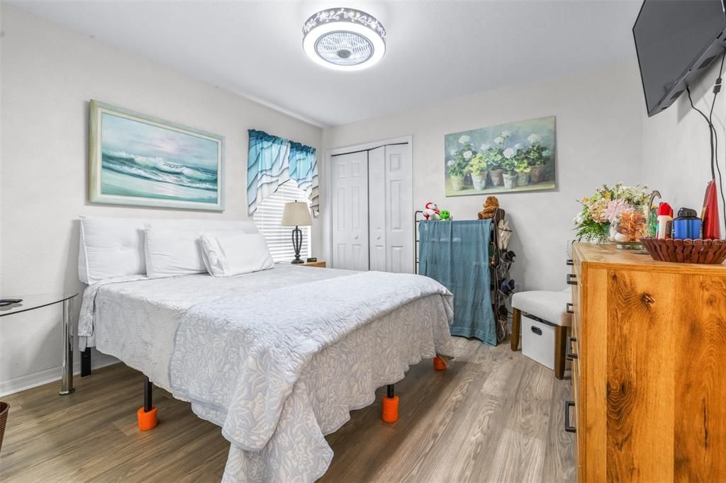 For Sale: $349,000 (3 beds, 2 baths, 1682 Square Feet)
