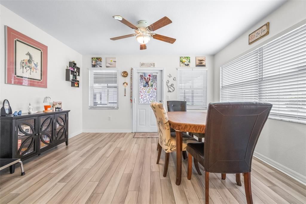 For Sale: $349,000 (3 beds, 2 baths, 1682 Square Feet)