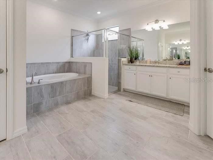 For Sale: $750,000 (3 beds, 3 baths, 2455 Square Feet)