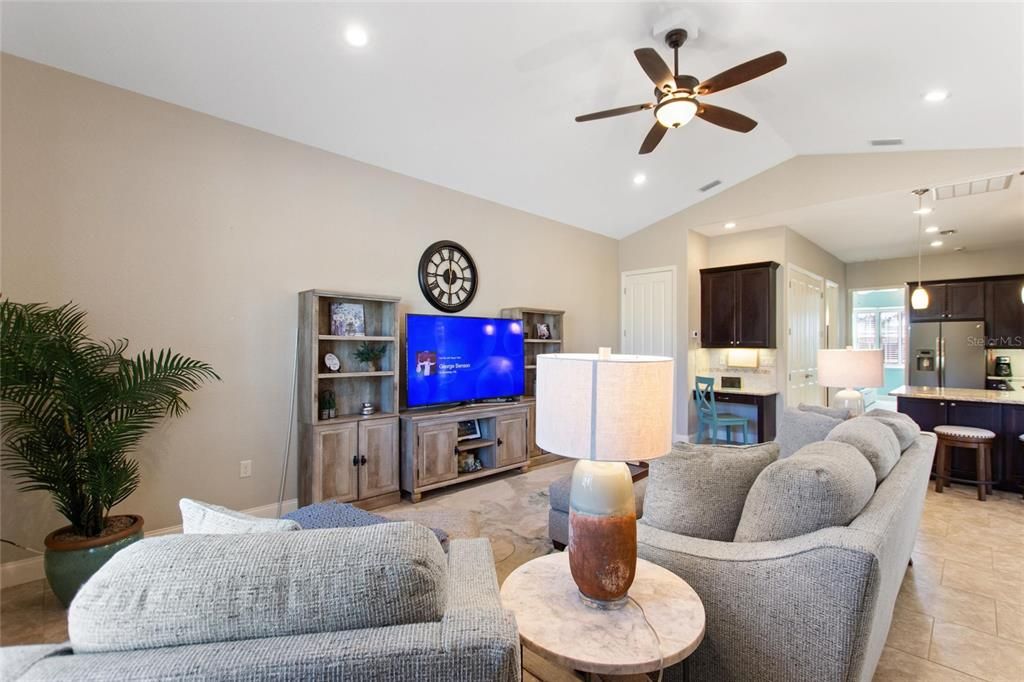 For Sale: $473,750 (1 beds, 1 baths, 1056 Square Feet)