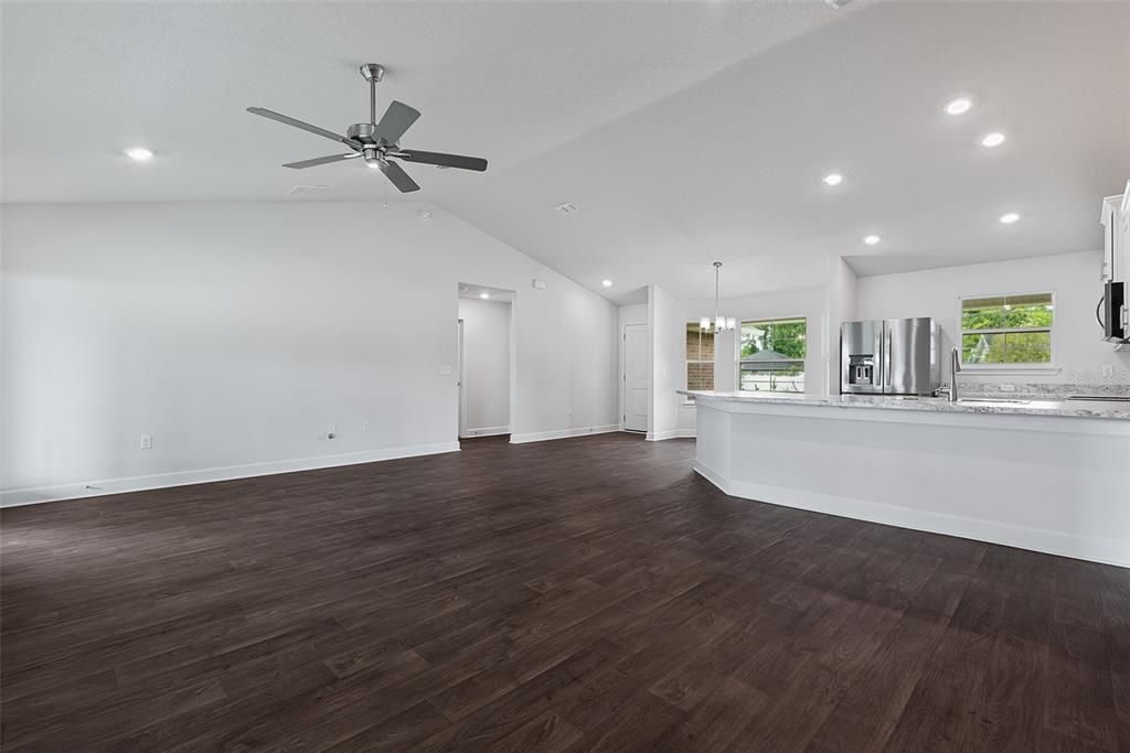 En Venta: $336,000 (3 camas, 2 baños, 1564 Pies cuadrados)