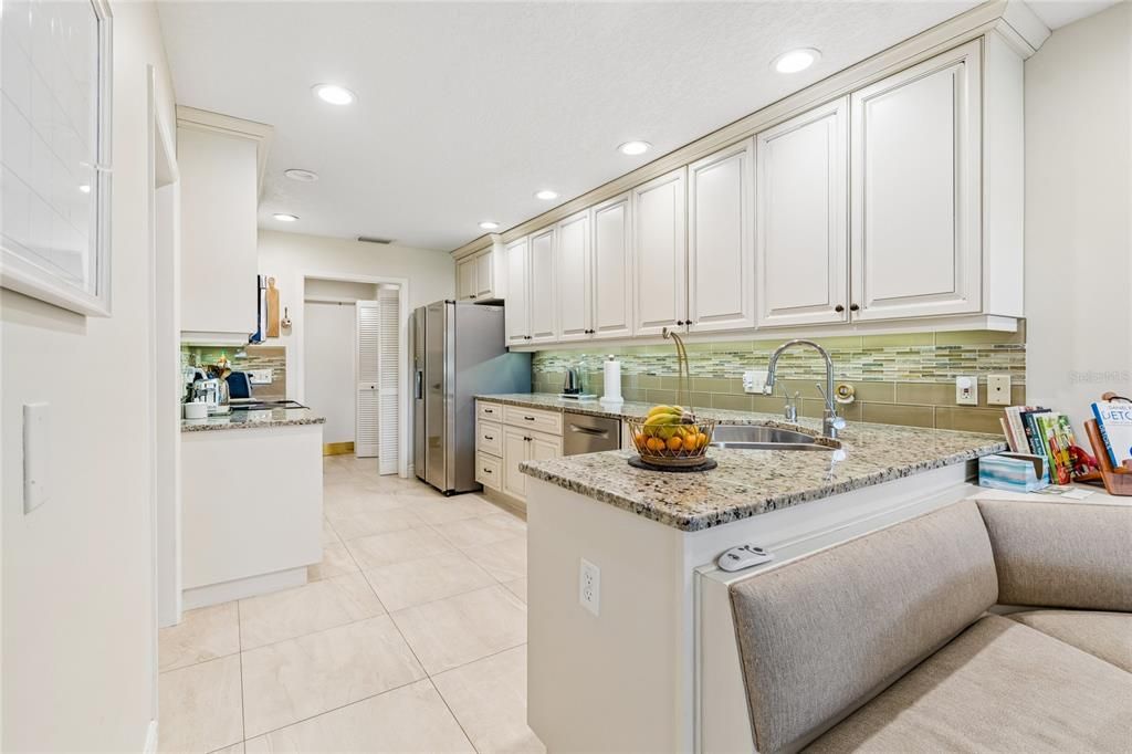 For Sale: $515,000 (3 beds, 3 baths, 2567 Square Feet)
