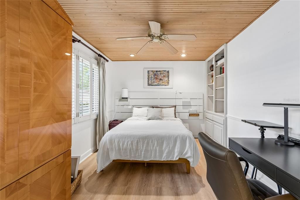 For Sale: $515,000 (3 beds, 3 baths, 2567 Square Feet)