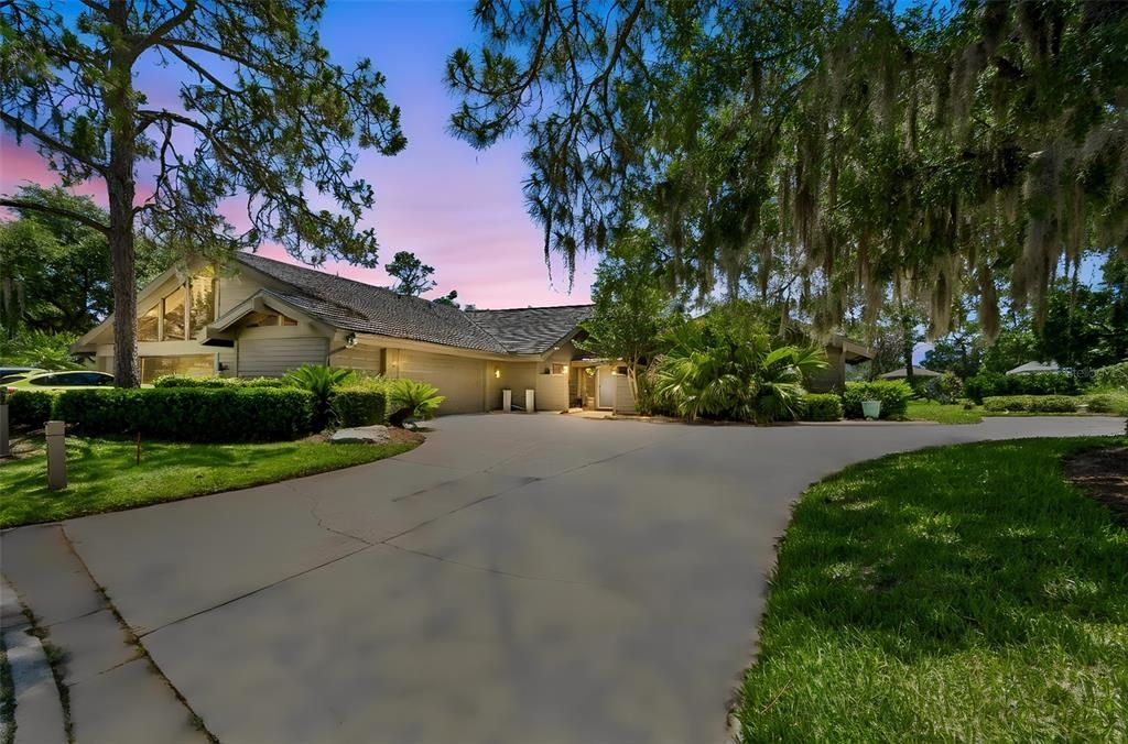 For Sale: $515,000 (3 beds, 3 baths, 2567 Square Feet)
