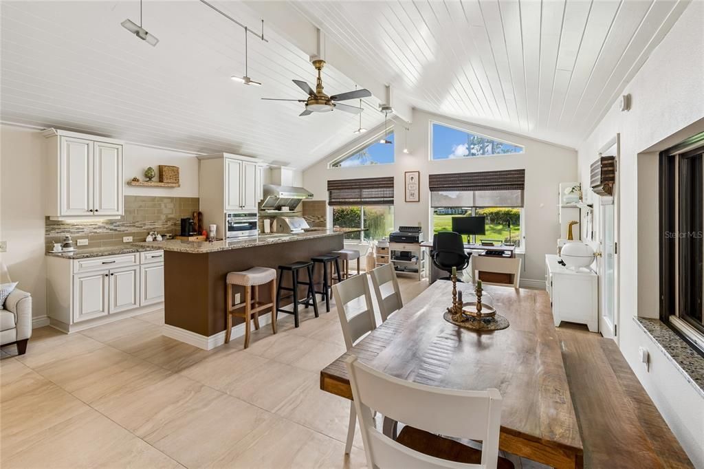 For Sale: $515,000 (3 beds, 3 baths, 2567 Square Feet)