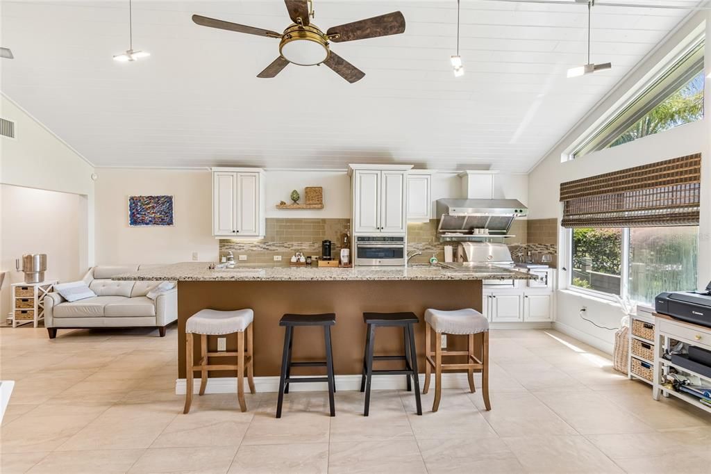 For Sale: $515,000 (3 beds, 3 baths, 2567 Square Feet)