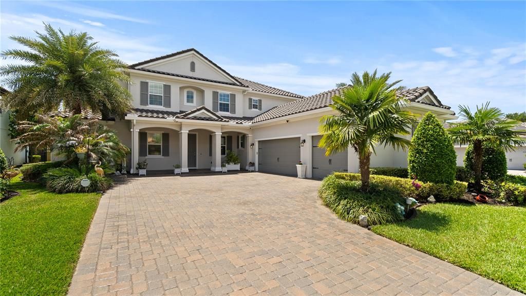 For Sale: $1,275,000 (6 beds, 5 baths, 4816 Square Feet)
