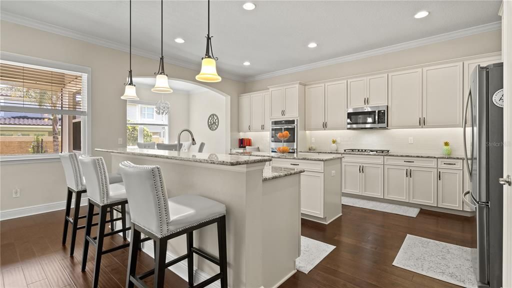 For Sale: $1,275,000 (6 beds, 5 baths, 4816 Square Feet)