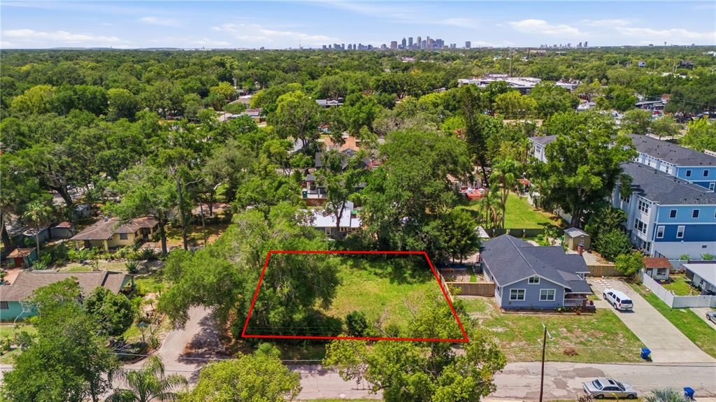 待售: $290,000 (0.21 acres)